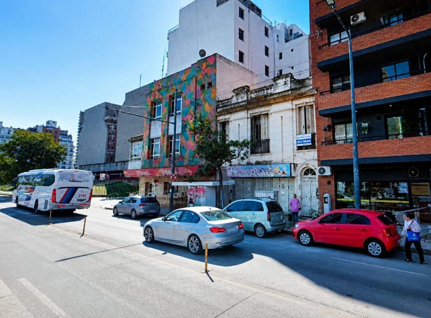 Foto de VENTA CASA A RECICLAR/DEMOLER - AV.COLON 1188- CBA, imagen 2