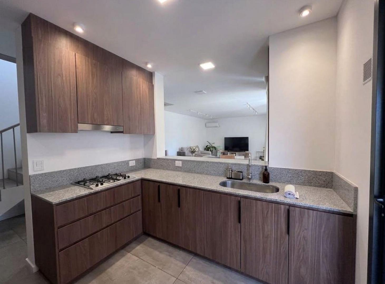 Foto de VENTA DUPLEX 3 DORMITORIOS CERRO DE LAS ROSAS, imagen 3