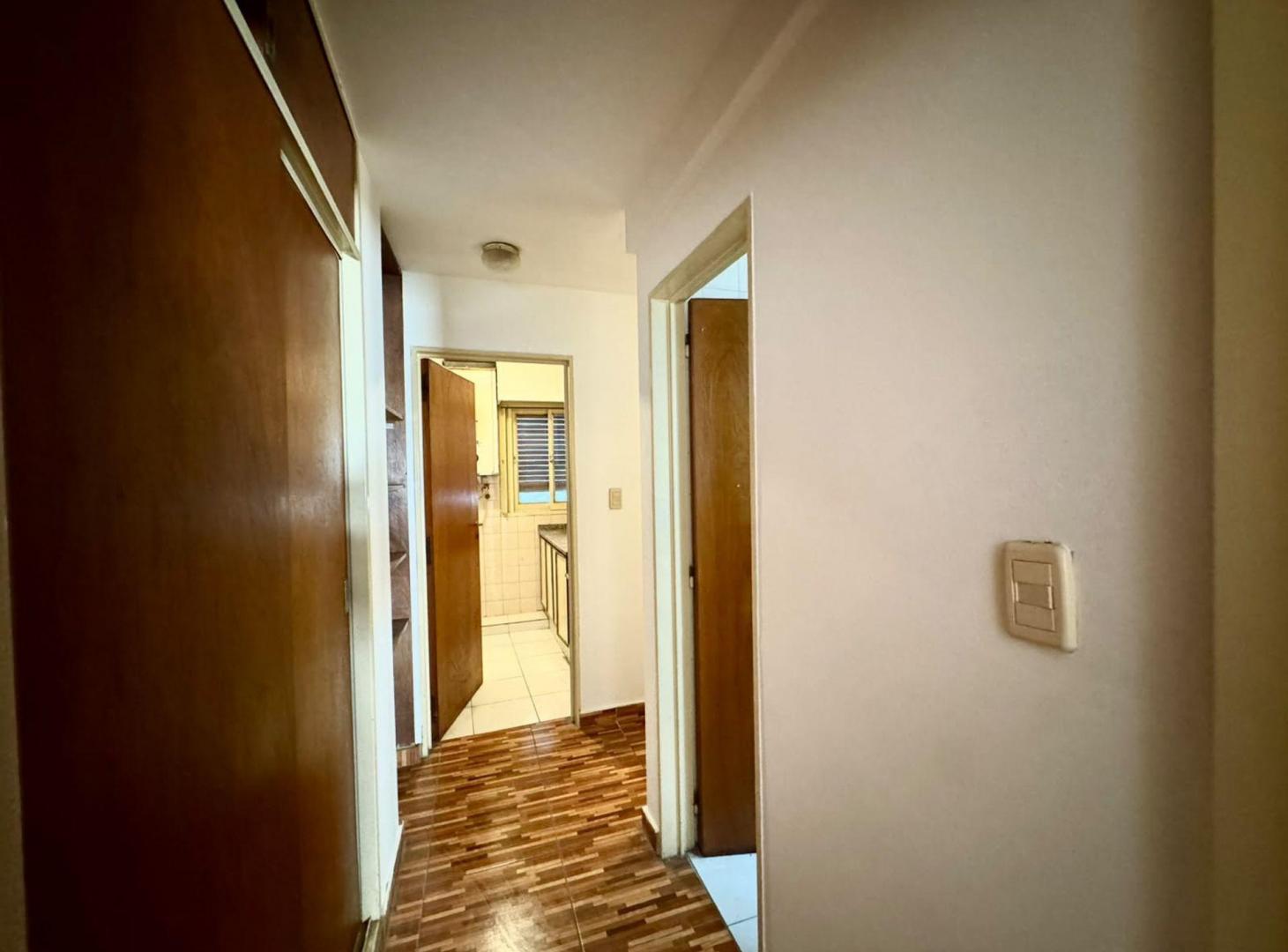 Foto de VENTA DEPARTAMENTO UN DORMITORIO B° CENTRO CÓRDOBA, imagen 3