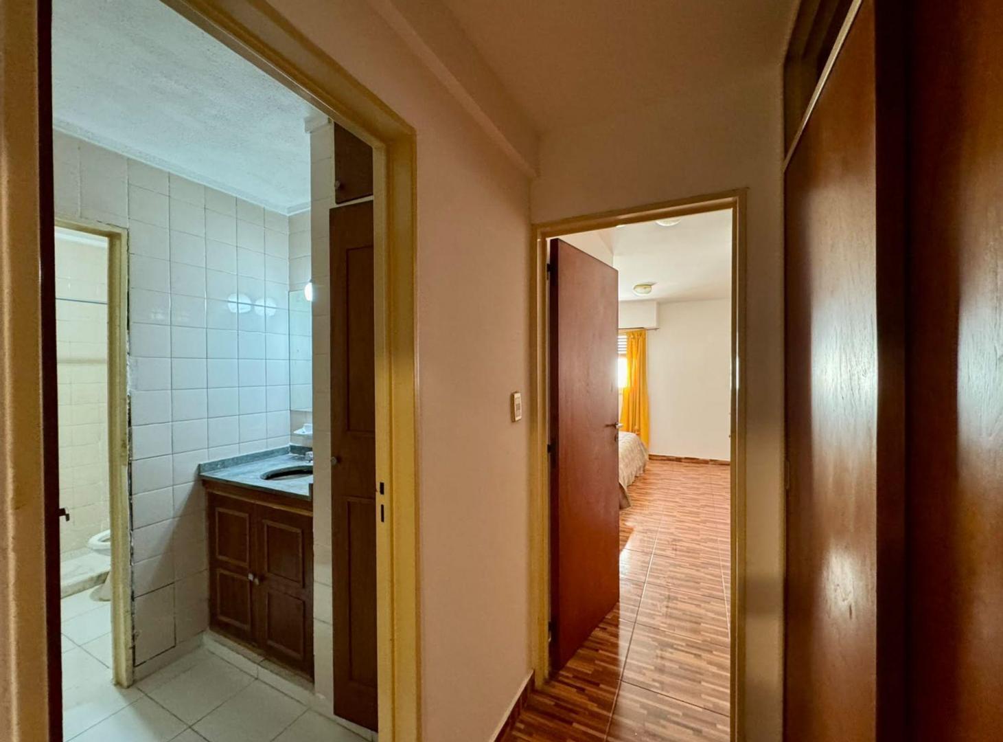 Foto de VENTA DEPARTAMENTO UN DORMITORIO B° CENTRO CÓRDOBA, imagen 2