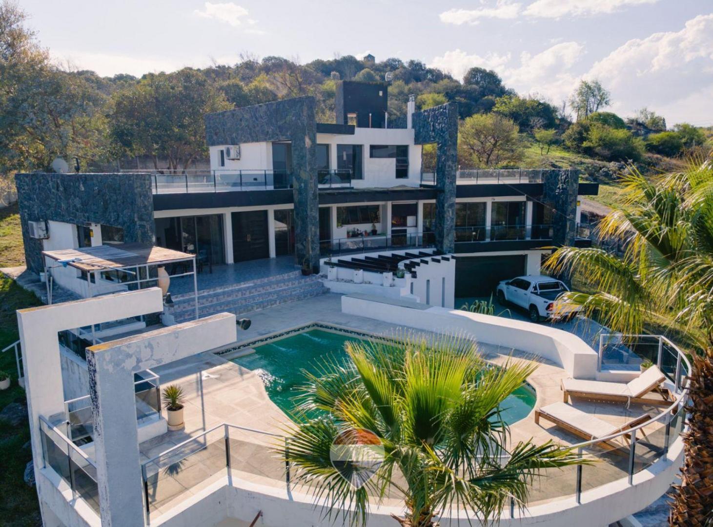 Foto de VENTA CASA 5 DORM C/PILETA, CARLOS PAZ, CORDOBA, imagen 3