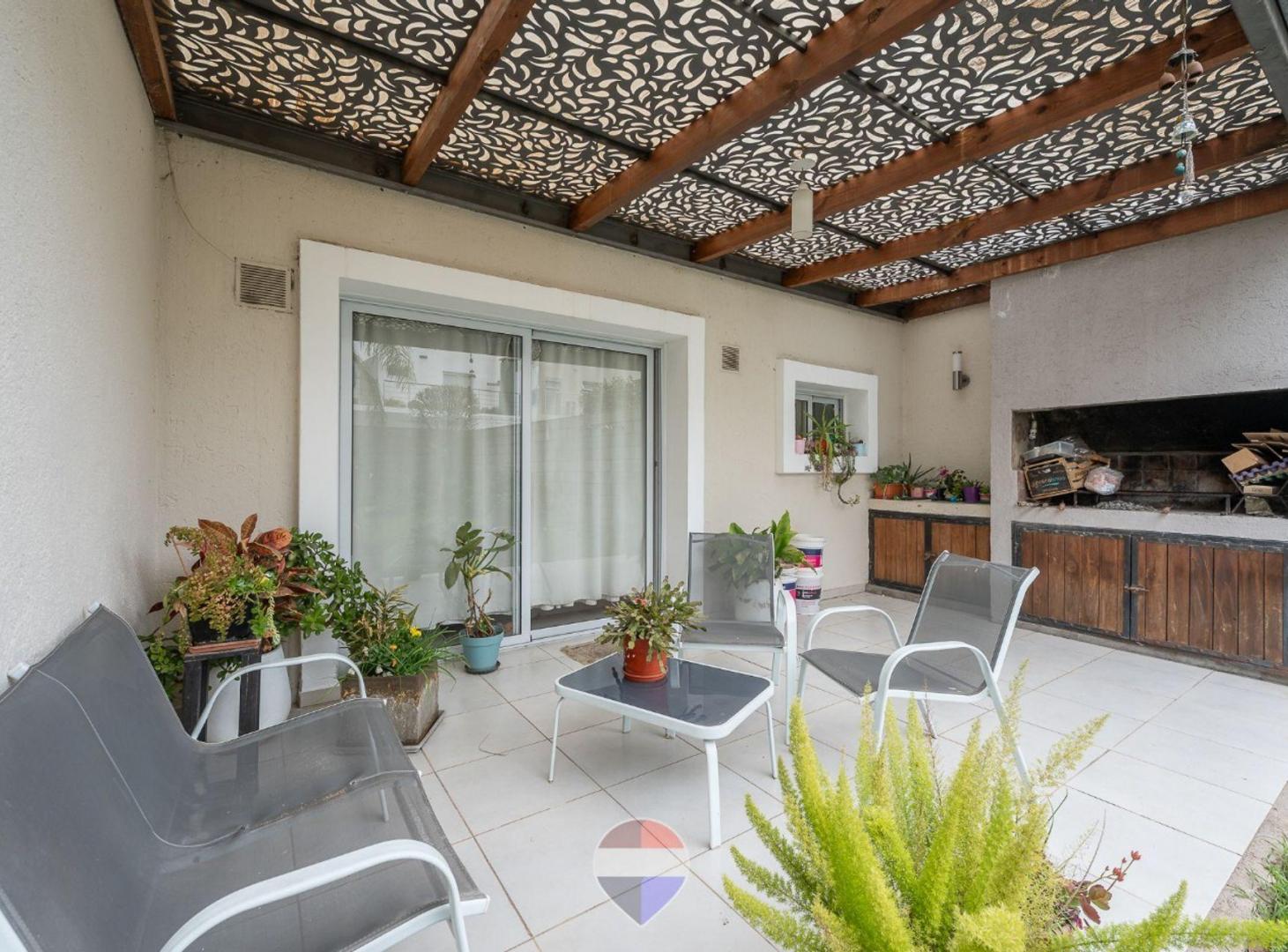 Foto de VENTA DUPLEX EN CHACRA DEL NORTE, 3 DOR C/COCHERA, imagen 1