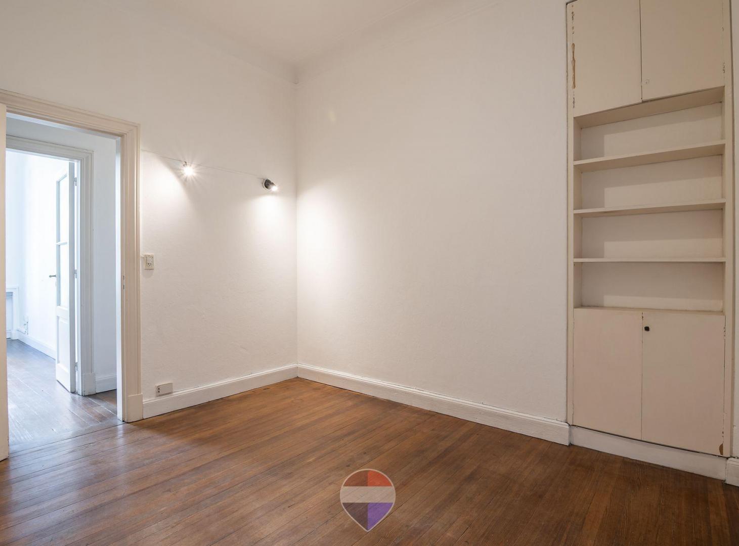 Foto de VENTA PISO/OFICINA 6 DORM + COCHERA CENTRO CORDOBA, imagen 3