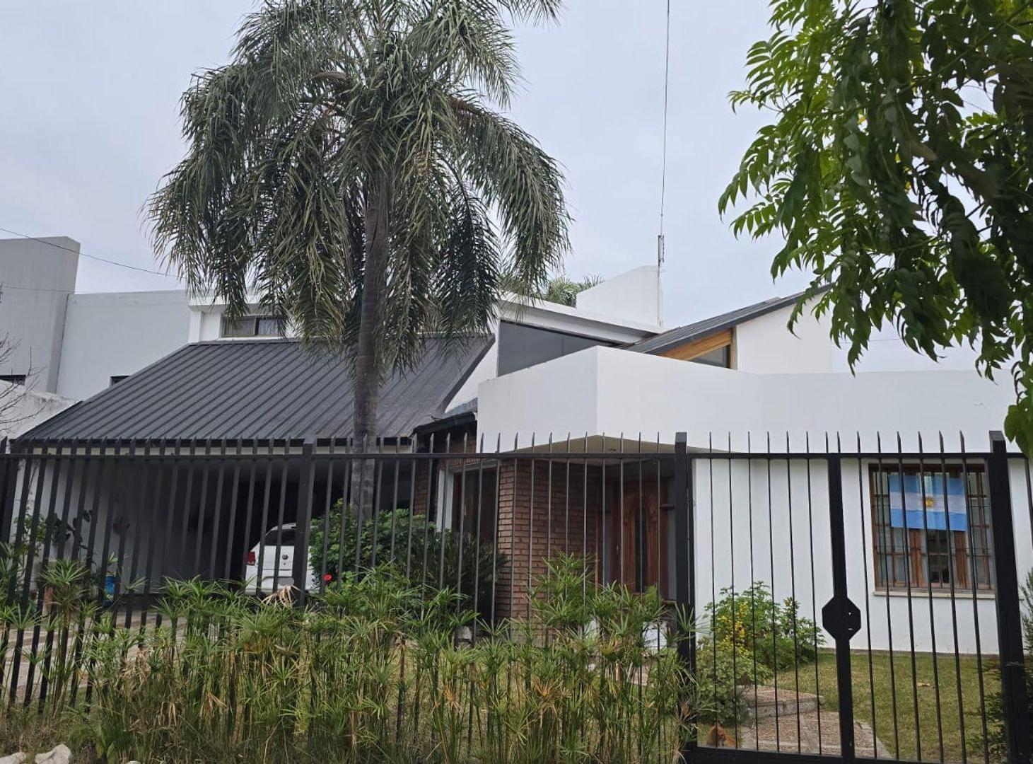Foto de VENTA CASA Vº BELGRANO C PILETA 4 DORM CORDOBA, imagen 1