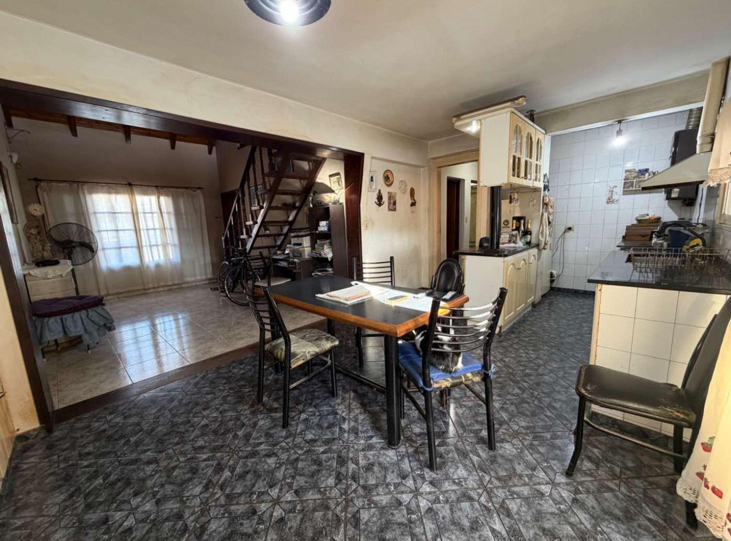 Foto de VENTA CASA 5 DORMITORIOS EN ARGÜELLO CÓRDOBA, imagen 3