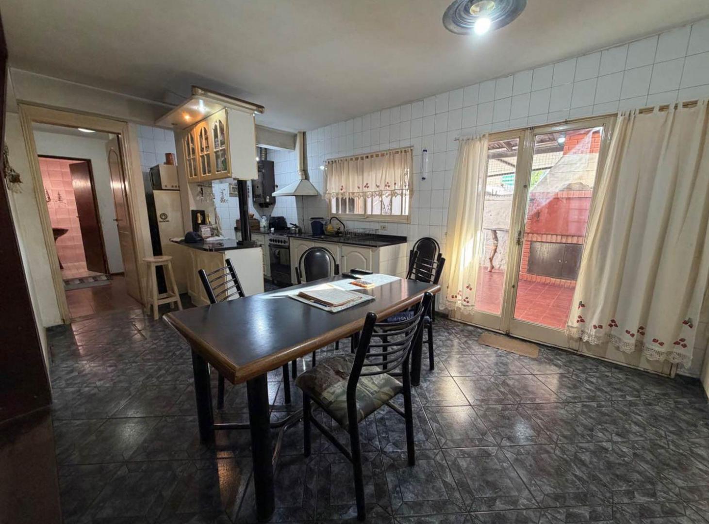 Foto de VENTA CASA 5 DORMITORIOS EN ARGÜELLO CÓRDOBA, imagen 1