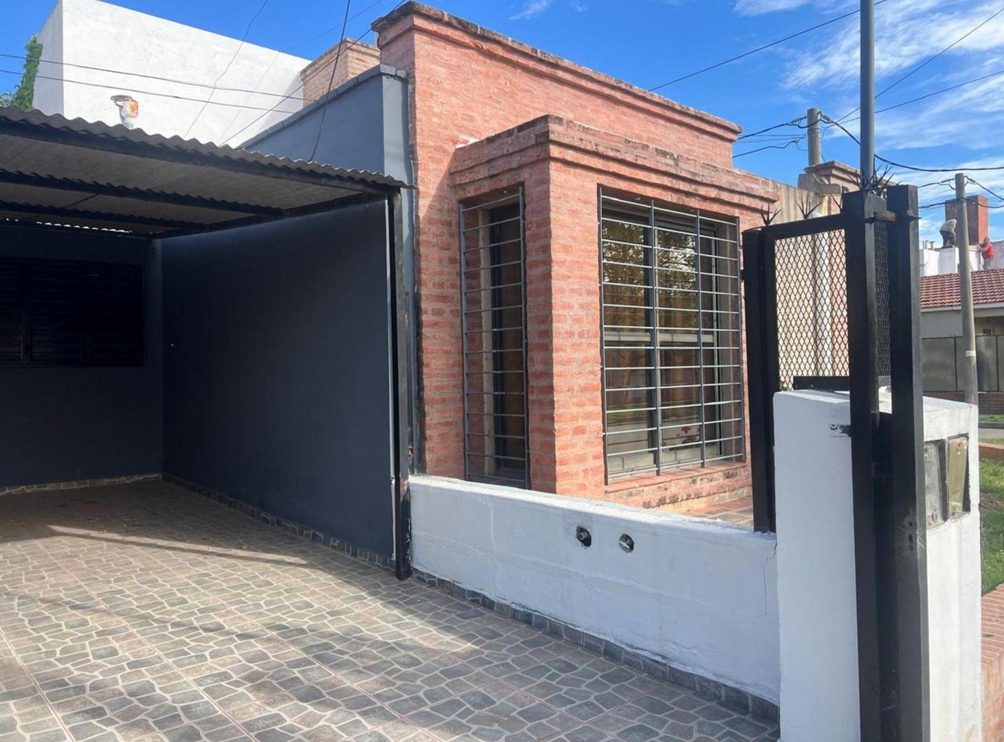 Foto de VENTA CASA 2 DORM A REFACCIONAR MATIENZO CORDOBA, imagen 1
