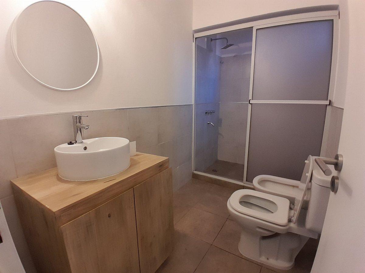 Foto de VENTA CASA 3 DORM LOMAS SUR VILLA ALLENDE CORDOBA, imagen 4