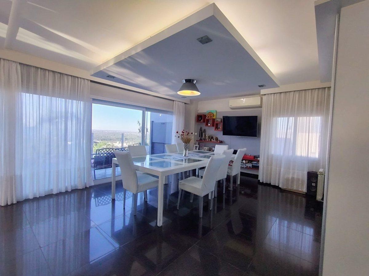 Foto de VENTA CASA 5 DORM C/PI COUNTRY CINCO LOMAS CBA, imagen 4