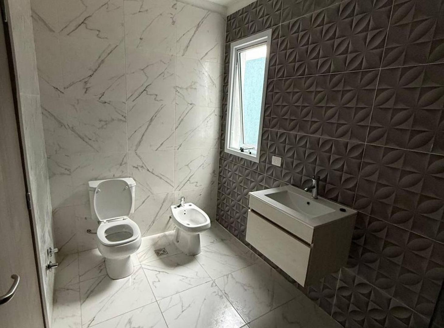 Foto de VENTA DUPLEX 2 DORM B NORTE 1 VILLA ALLENDE CBA, imagen 3