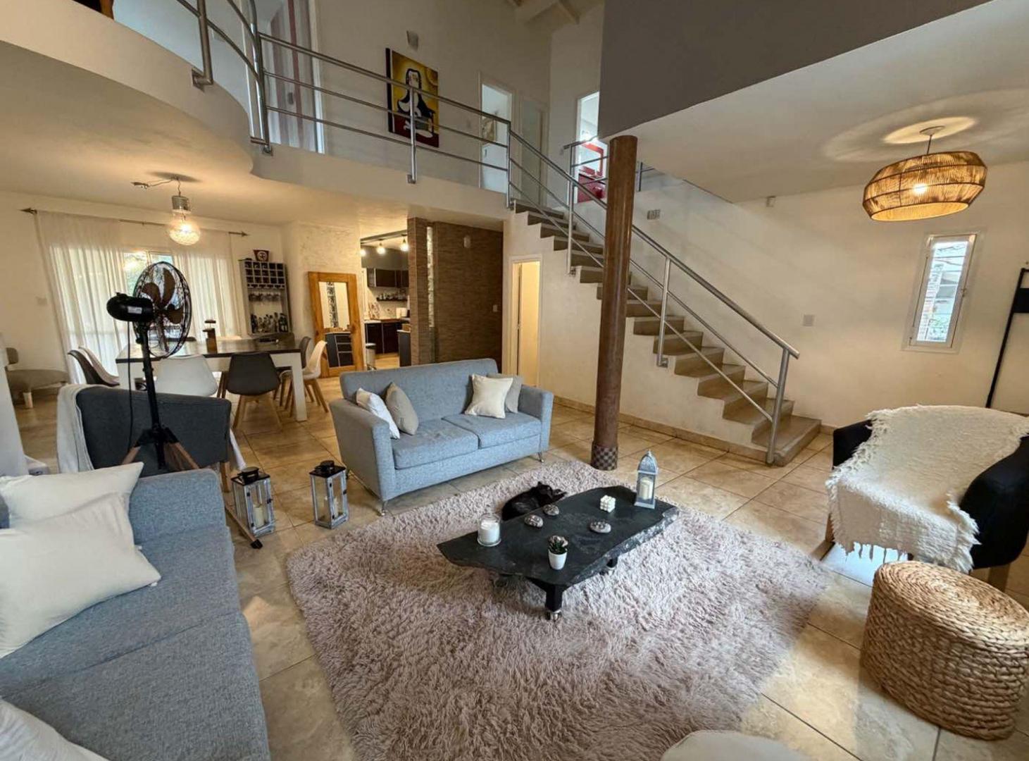 Foto de VENTA CASA 4 DORM+PILETA,BARRIO RIVERA INDARTE CBA, imagen 1