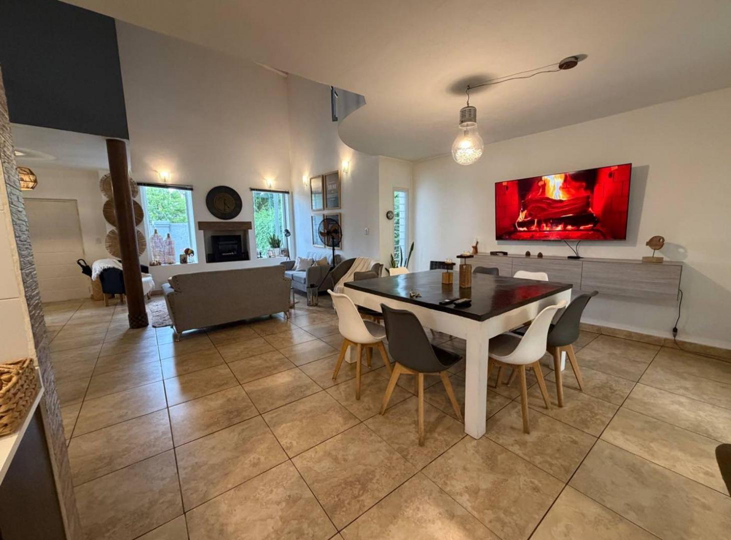 Foto de VENTA CASA 4 DORM+PILETA,BARRIO RIVERA INDARTE CBA, imagen 3