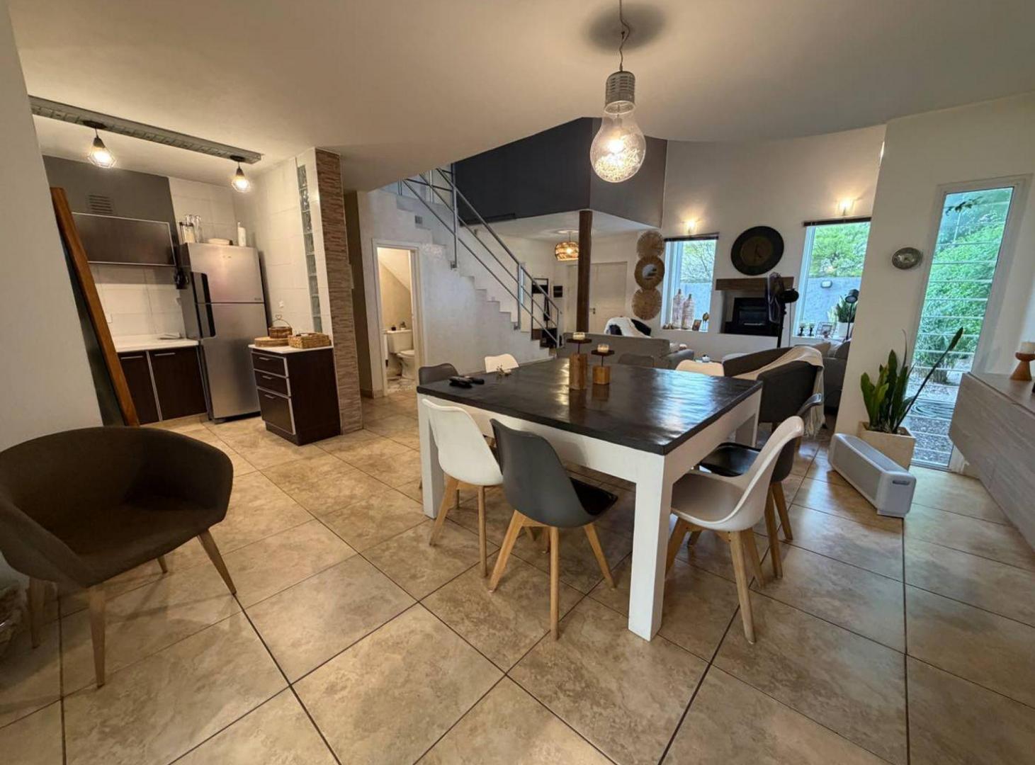 Foto de VENTA CASA 4 DORM+PILETA,BARRIO RIVERA INDARTE CBA, imagen 4
