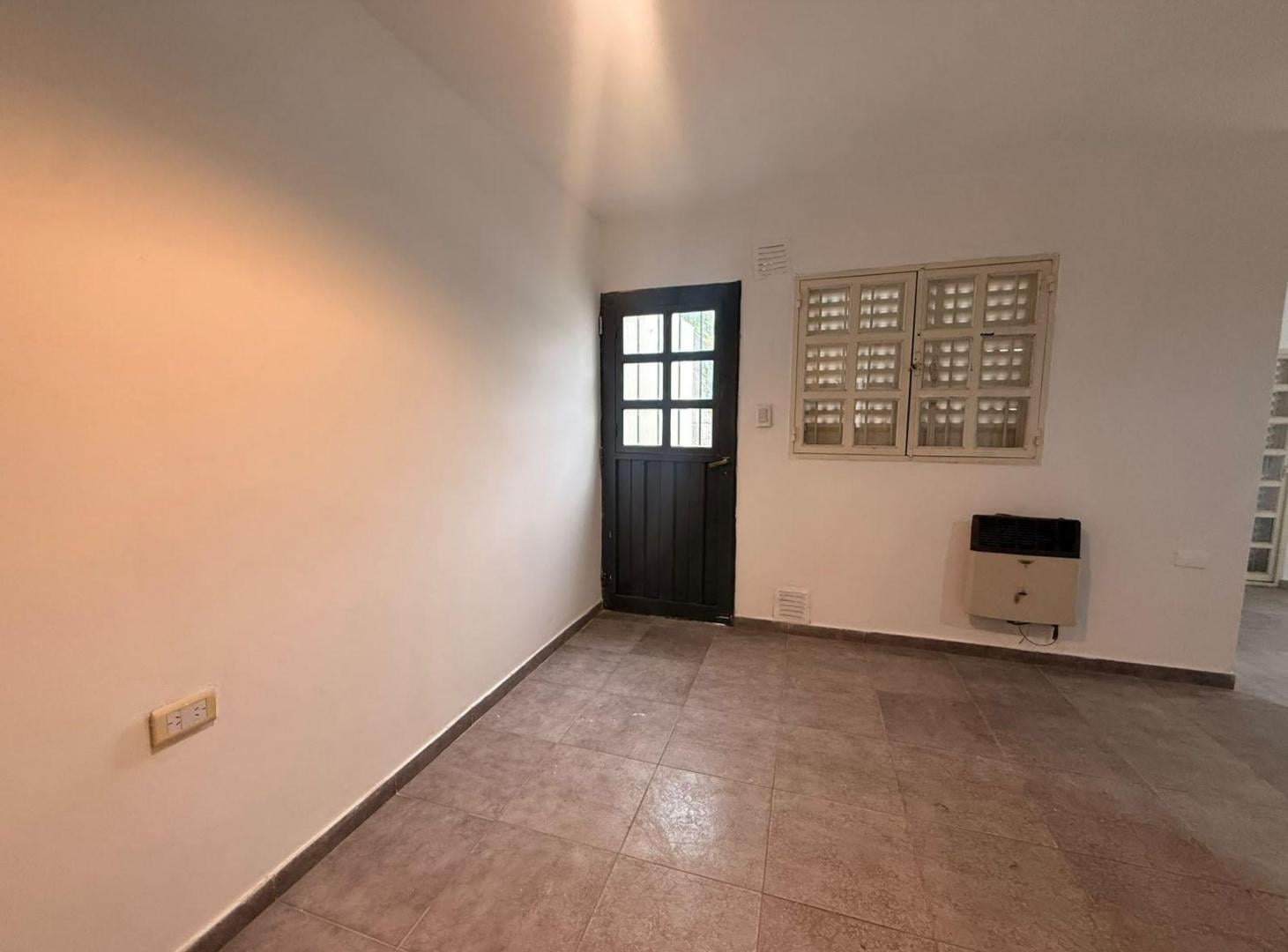 Foto de VENTA CASA 3 DORMITORIOS VILLA QUISQUIZACATE CBA, imagen 5