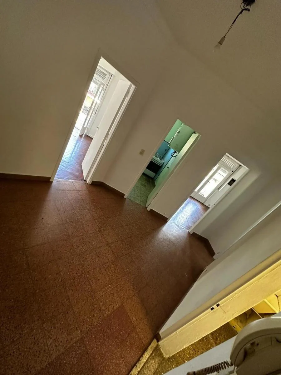 Venta! 3 Ambientes Primer Piso por Escalera Av de Los Incas 5000 - Villa Urquiza 2