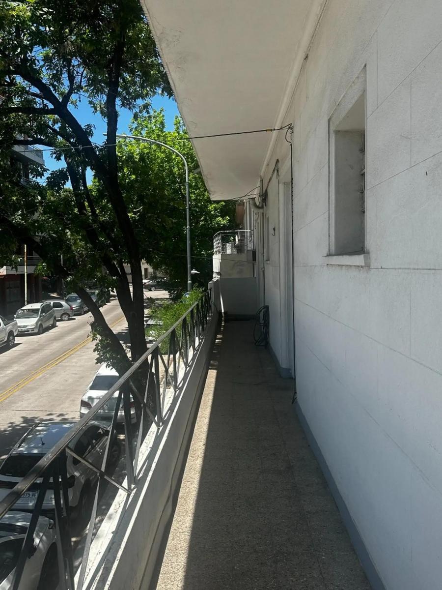 Venta! 3 Ambientes Primer Piso por Escalera Av de Los Incas 5000 - Villa Urquiza 5