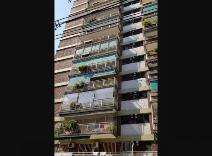 VENTA! Semipiso 4 ambientes con Cochera y Baulera - CABALLITO 2