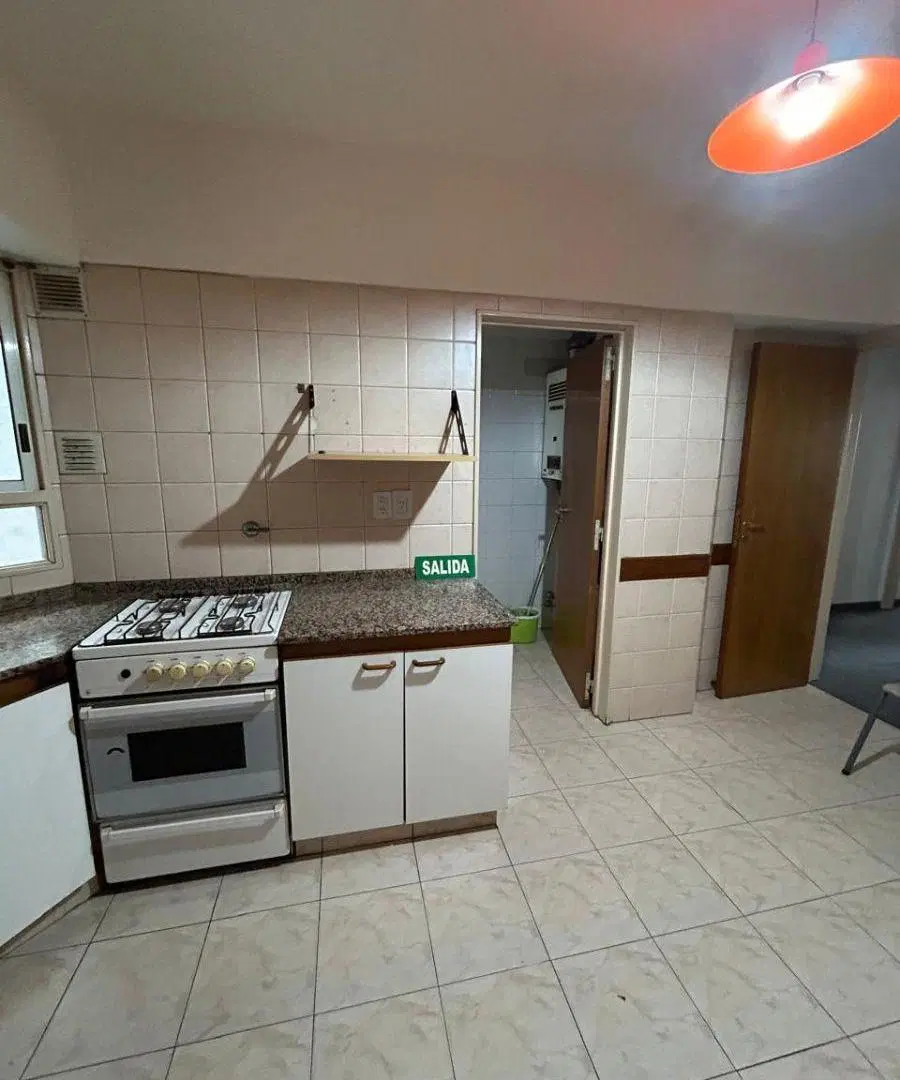 Alquiler Departamento 4 ambientes con balcón y parrilla en Flores 4