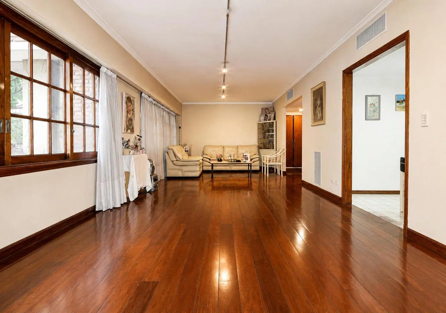 Departamento Piso de 4 ambientes con dependencia y 2 cocheras en Belgrano 3