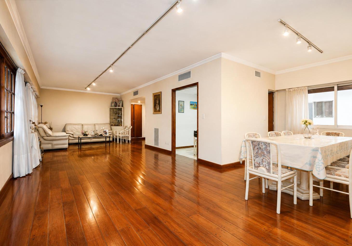 Foto de Alquiler Departamento Piso de 4 Ambientes con Dependencia y 2 Cocheras, imagen 4
