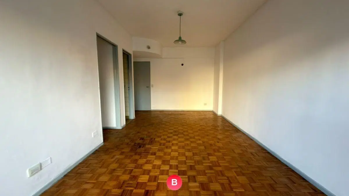 Semipiso 2 ambientes en alquiler con cochera y doble patio 2