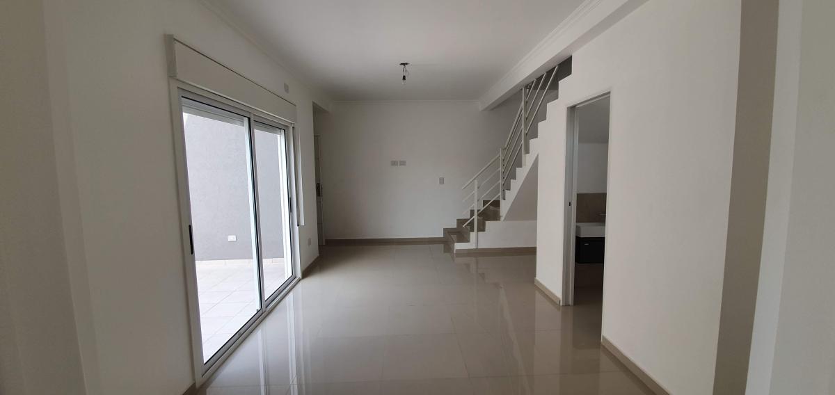 Foto de PH -- 3 AMB -- A ESTRENAR --DUEÑO -- 1 PISO DUPLEX, imagen 4