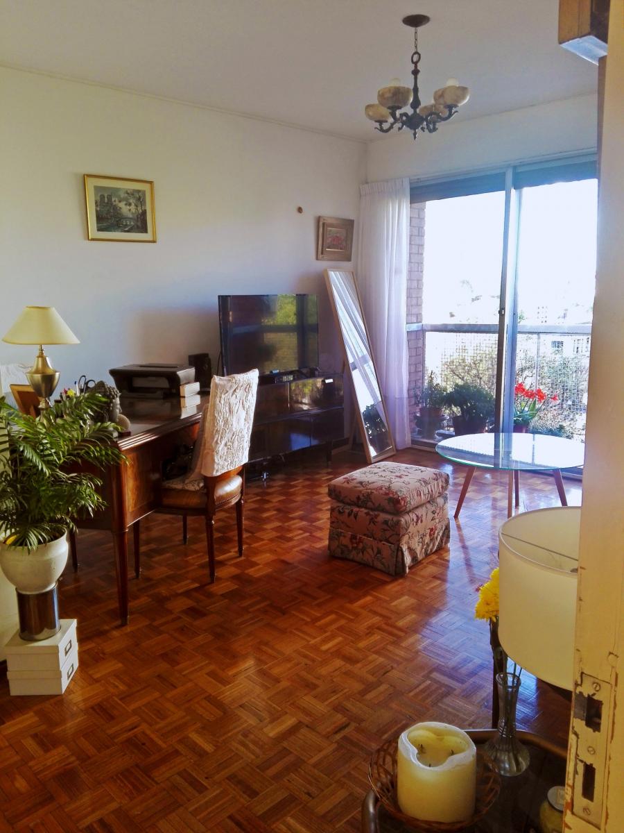 Paseo Colón 700 Piso 7. Al Fte. con Balcón. 3 Amb. 2 Dor. Baul. 55 m². Losa Radi 4