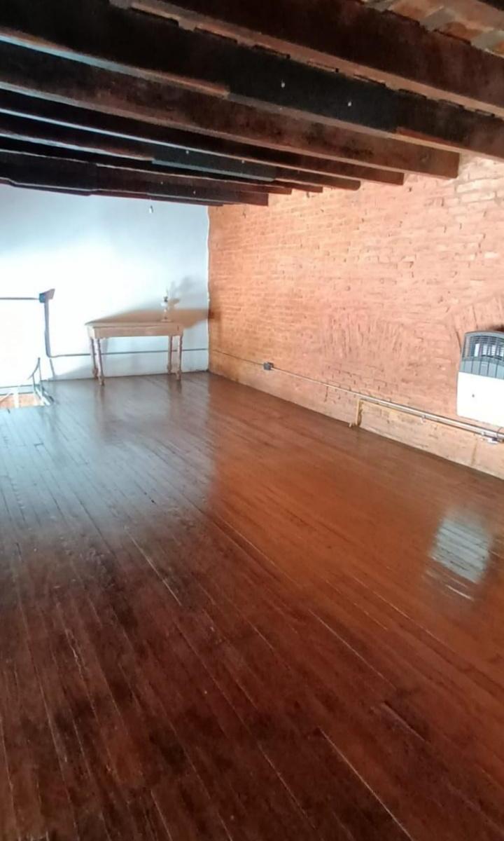 Cochabamba 400 Primer Piso X Escalera Loft 68 m² Dúplex Balcón. Al Frente 4