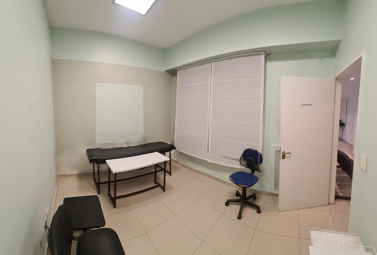 Junín 1000 y Sta. Fe. Pb Al Frente a La Calle. 177 m² 6 Despachos 3 Baños Patio 3