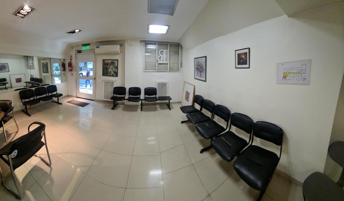 Junín 1000 y Sta. Fe. Pb Al Frente a La Calle. 177 m² 6 Despachos 3 Baños Patio 2
