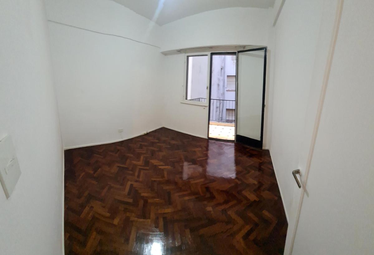 Junín 1500 y Las Heras Recoleta Piso 5. 2 amb. 36 m2 Reciclado a nuevo. Luminoso. Balcón. Apto Profe