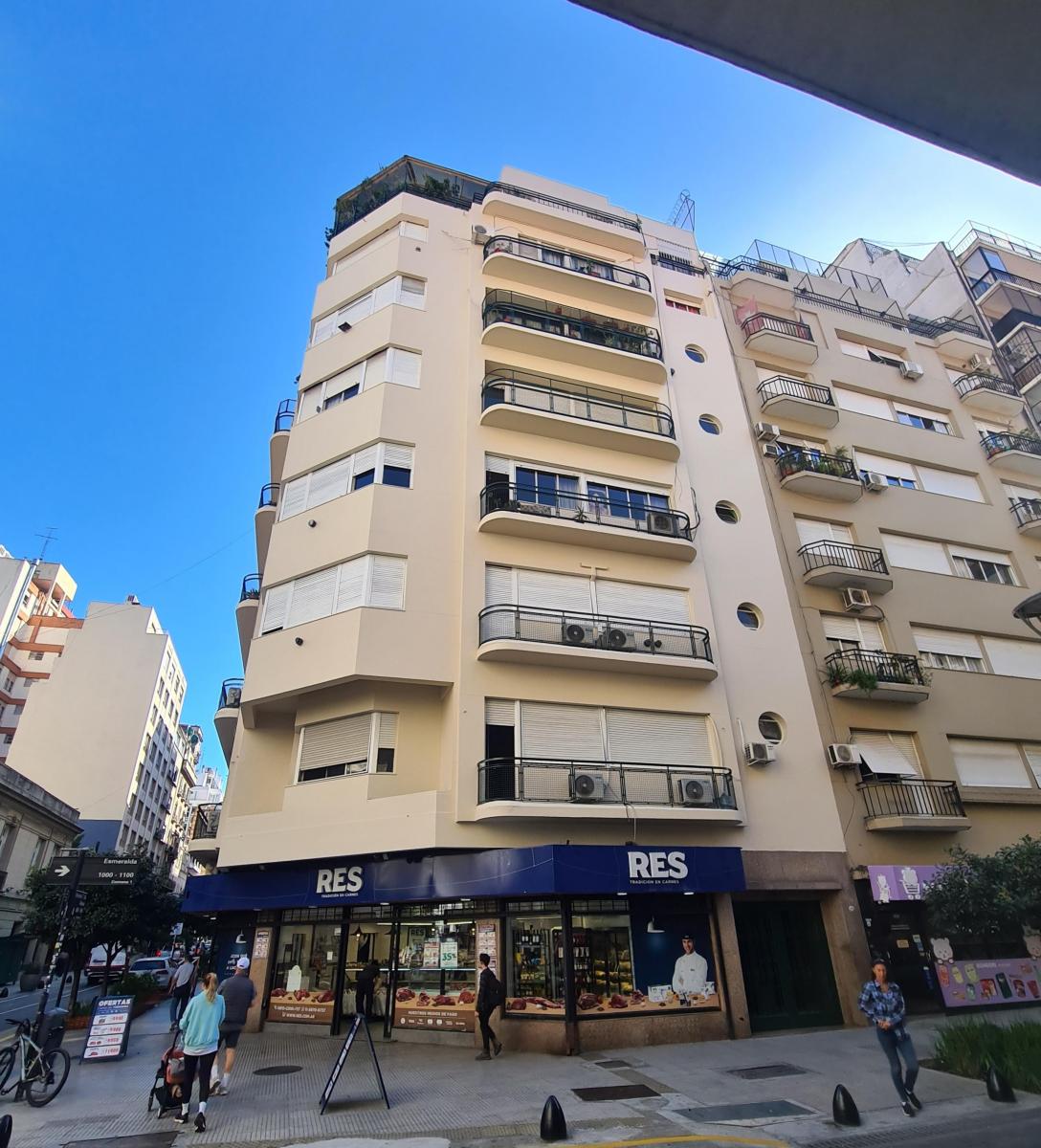 Foto de Esmeralda 1000 Piso 3 Semipiso Al frente Balcón 3 ambien 2/3 dorm 2, imagen 3