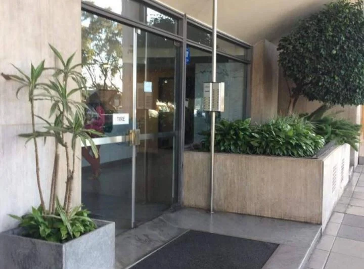 Libertador 700. Piso 6. Contrafrente. Monoambiente. 24 m2. Amoblado y Equipado. 2