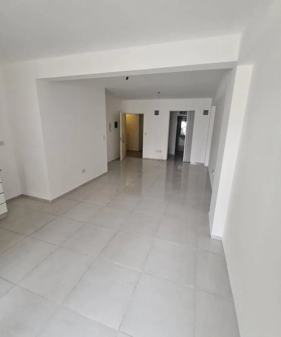 Pasteur 700 y Av. Córdoba. A estrenar. Monoamb divisible. 44 m2. Balcón. Lavad. Vestidor. Muy lumino 2