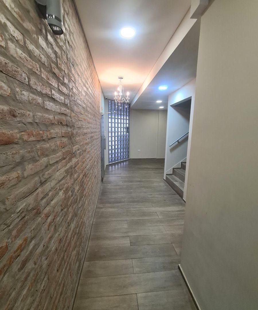 Pasteur 700 y Av. Córdoba. A estrenar. Monoamb divisible. 44 m2. Balcón. Lavad. Vestidor. Muy lumino