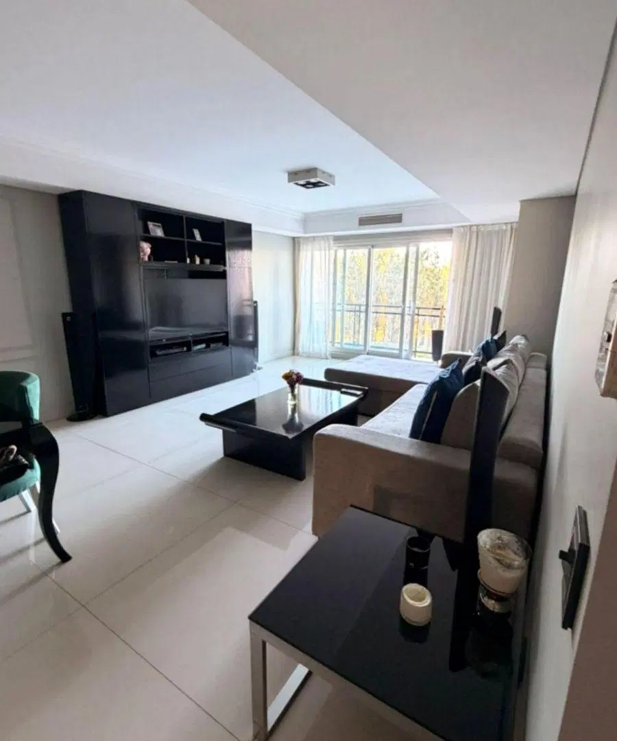 Chateau Puerto Madero. Seg. 24 hs. 89 m2. Dormitori en suite. Toilette. Balcón. Patio. Cochera fija. 5