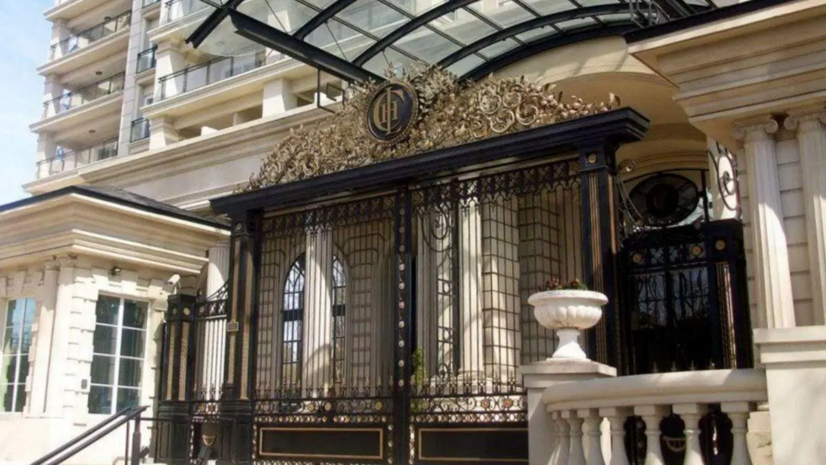 Chateau Puerto Madero. Seg. 24 hs. 89 m2. Dormitori en suite. Toilette. Balcón. Patio. Cochera fija. 3