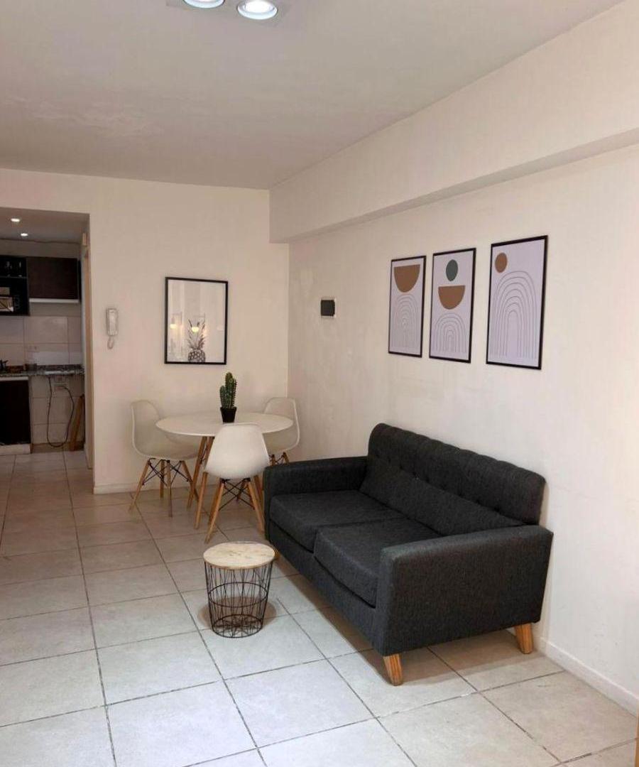 Foto de Viamonte 2100 y Junín. Monoambiente 34 m2 Impecable. Piso 6 Al frente, imagen 4