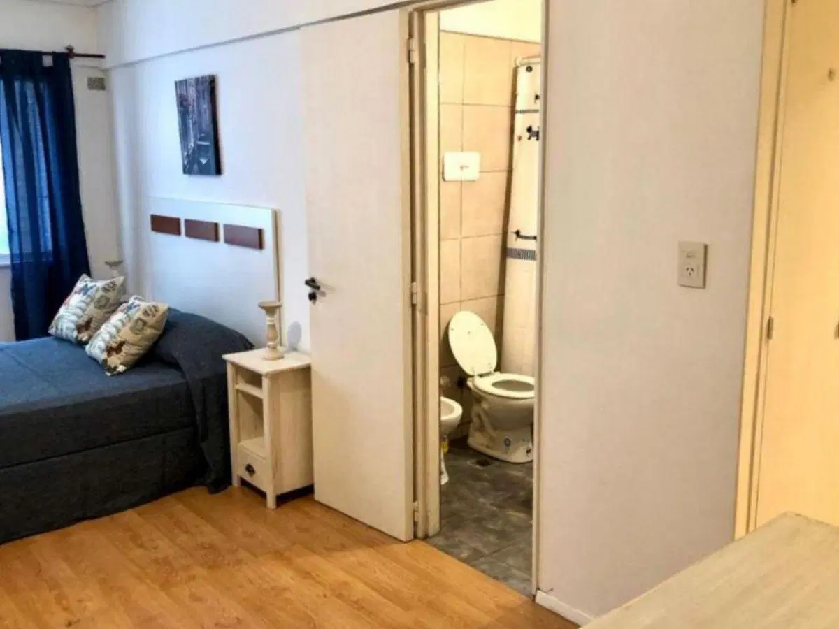 Uriburu al 1000 y Av. Santa Fe, Recoleta. Monoambiente de 30 m2. Restaurado. Cocina independiente 5