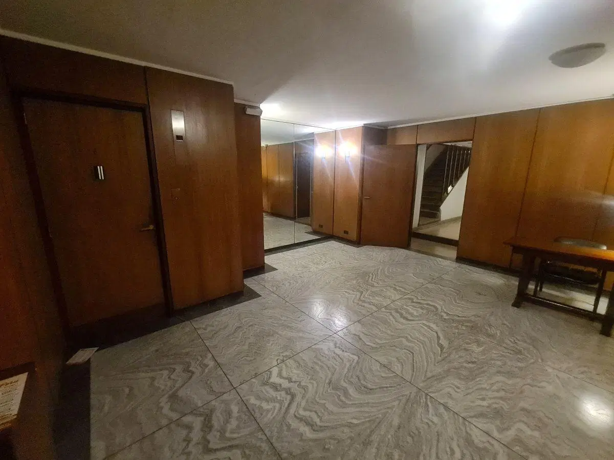 Callao 700 y Córdoba Piso 12. 115 m2. 4 amb. Liv y Com. 2 dorm. Balcón. Toilette. Cocina comed diar 5