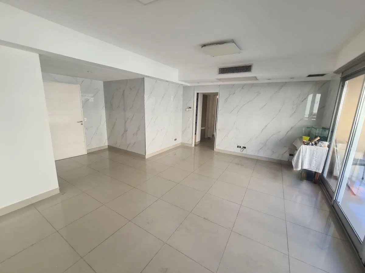 Boulogne Sur Mer 900 y Córdoba. Piso 4. Balcón. 120 m2. 4 amb. 3 dorm. 4 baños. Garage. SUM. Pileta 4