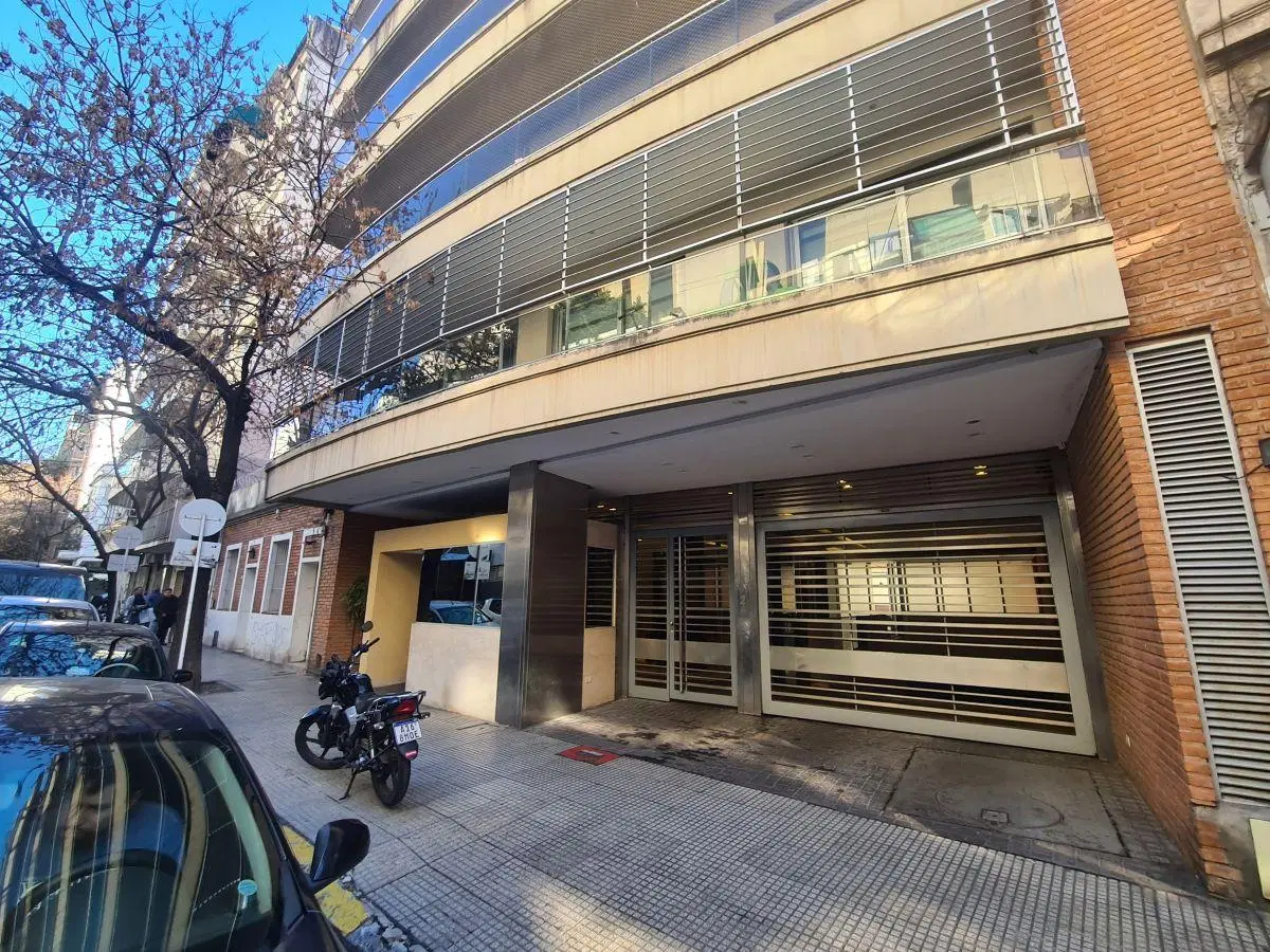 Boulogne Sur Mer 900 y Córdoba. Piso 4. Balcón. 120 m2. 4 amb. 3 dorm. 4 baños. Garage. SUM. Pileta 5