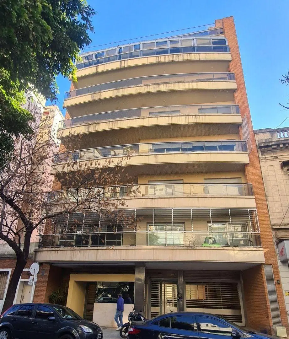 Boulogne Sur Mer 900 y Córdoba. Piso 4. Balcón. 120 m2. 4 amb. 3 dorm. 4 baños. Garage. SUM. Pileta 8