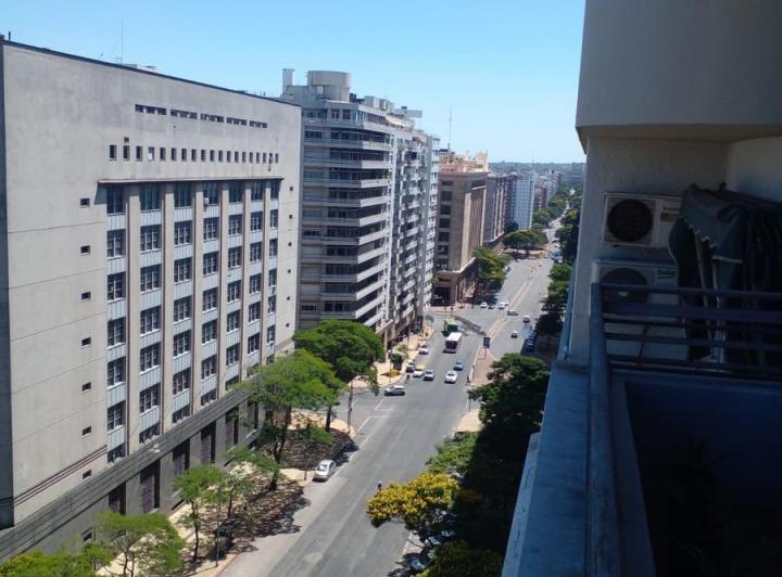 CASA O LOCALES EN VENTA RIO NEGRO 1471. MONTEVIDEO IDEAL CONSTRUCTORES 2