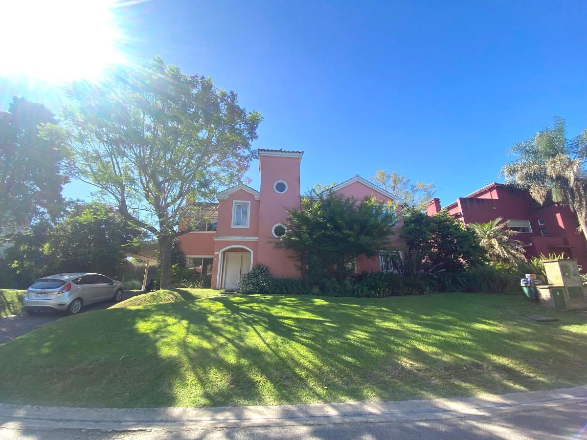 Casa en Las Araucarias