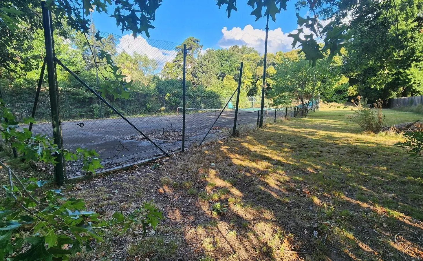 Venta de terreno en Barrio Parque Alta Vista, para quienes buscan naturaleza y privacidad. 2