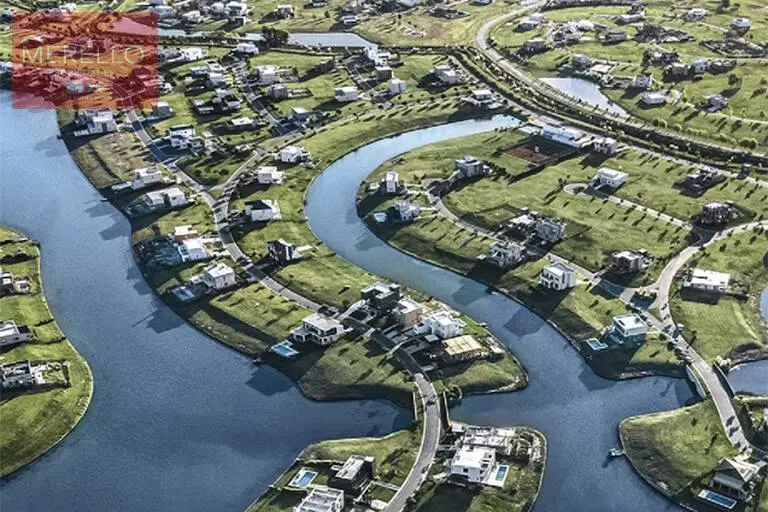 Terreno en Puertos del Lago 2