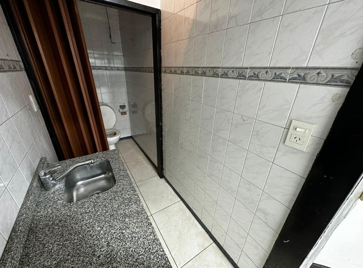 Foto de Alquiler de local Villa Ballester, imagen 2