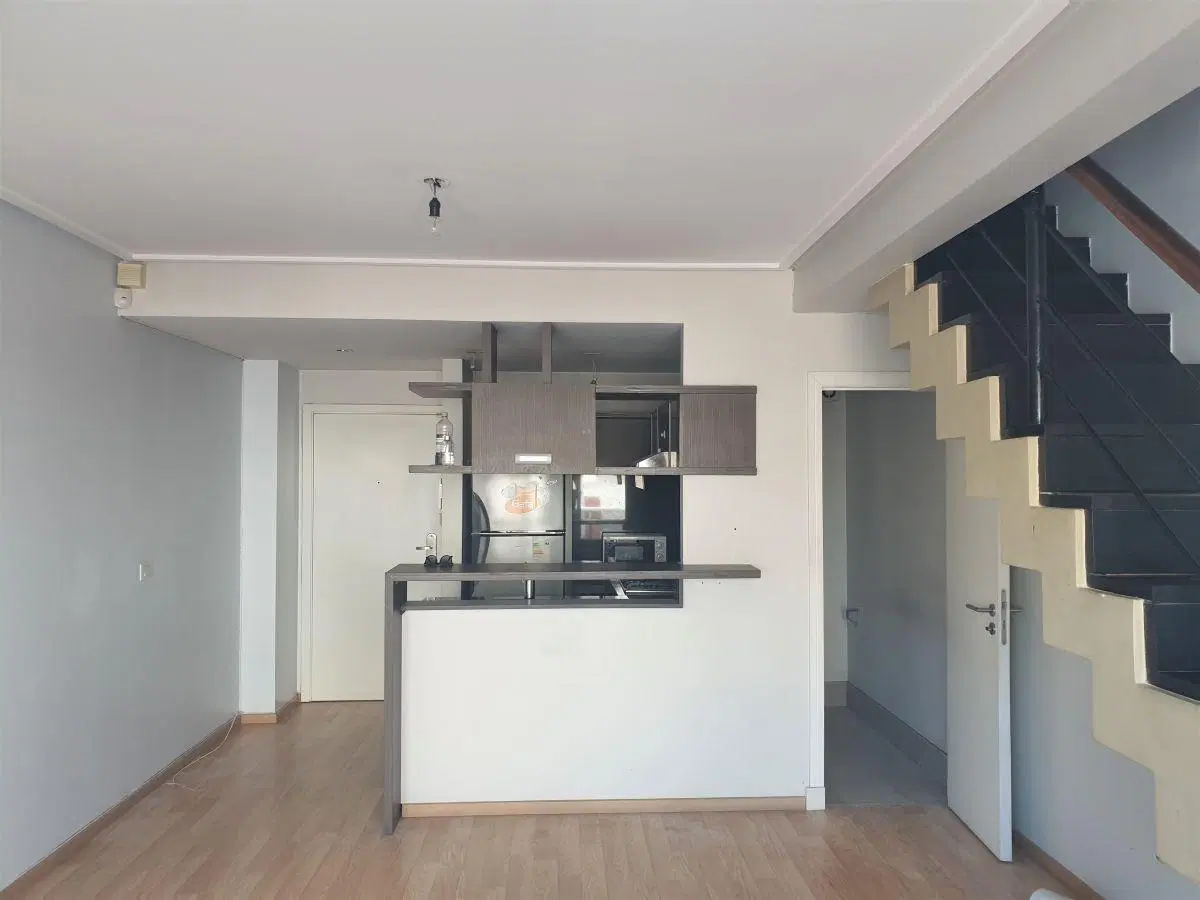 OPORTUNIDAD Excelente Duplex 2 ambientes al frente con dos balcones 3