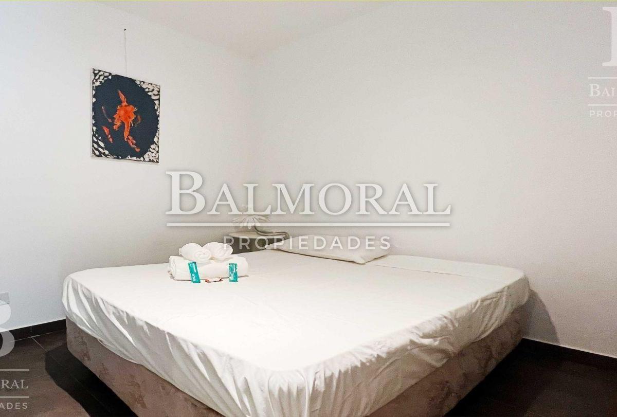 Foto de Casa en Venta Pinamar, Centro - Ref 8974, imagen 2